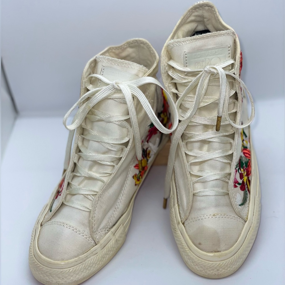 Women’s Size 6 Cream / Bright Floral Embroidered Pat Bo Converse Hightops